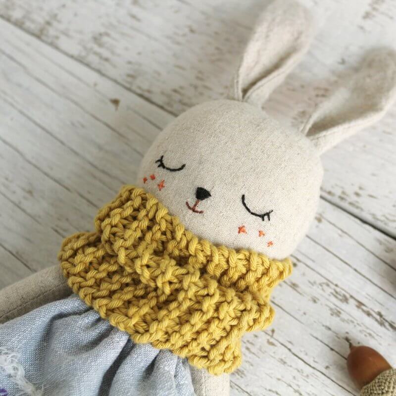 Handmade bunny dolls by Pepita Calabaza