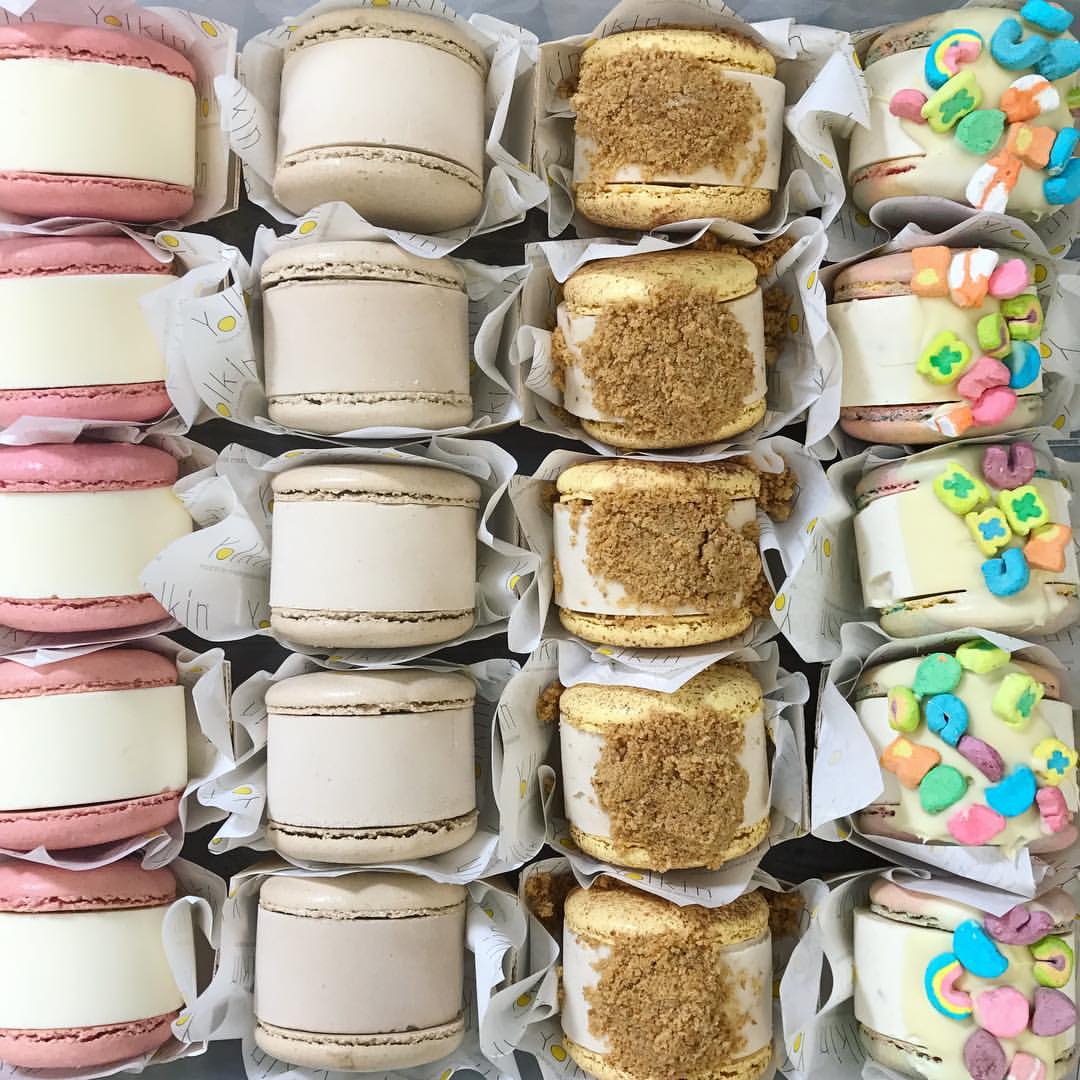 The most delicious Macaron Ice Cream Sandwiches from Yolkin